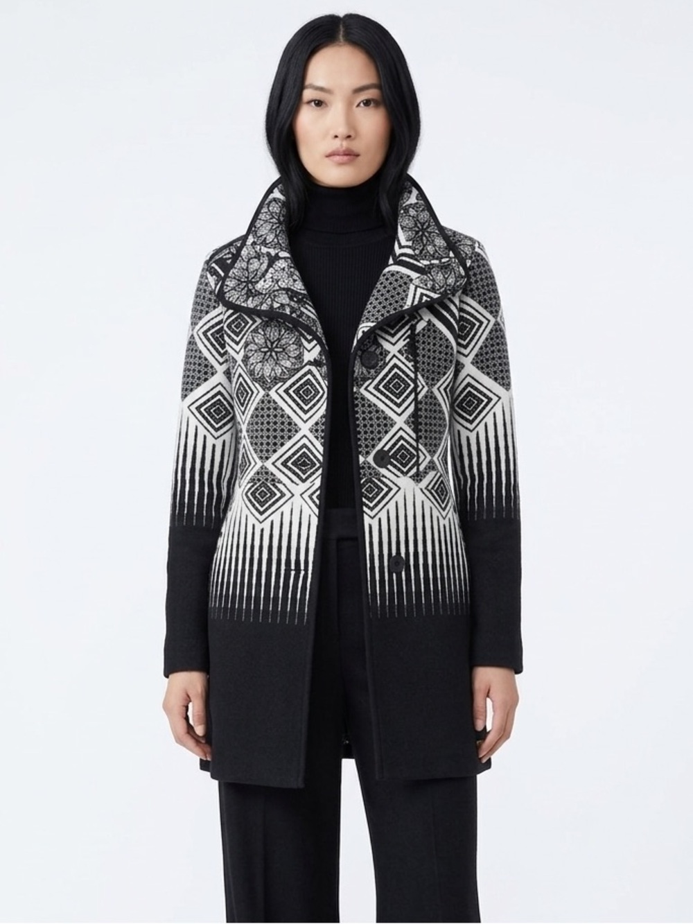SMASH! Barcelona Black & Creme lined Geometric Funky Coat/Jacket Size Medium